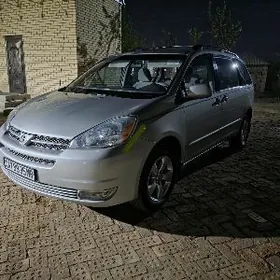 Toyota Sienna 2004