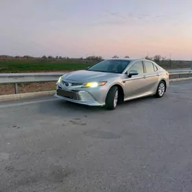 Toyota Camry 2018
