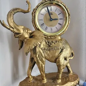 вешалка, картина ,зеркало