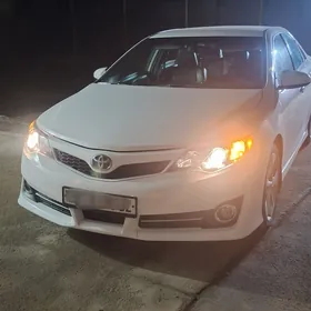 Toyota Camry 2013