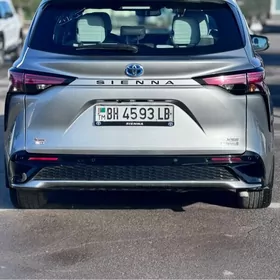 Toyota Sienna 2023