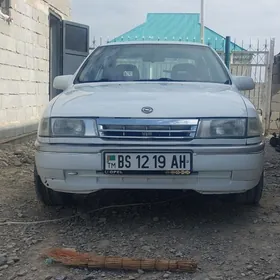 Opel Vectra 1989