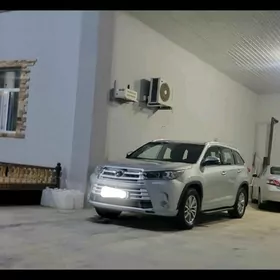 Toyota Highlander 2018