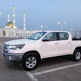 Toyota Hilux 2024