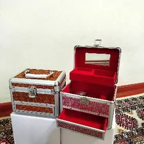 Gyzyl salynýan şkatulka cekmel