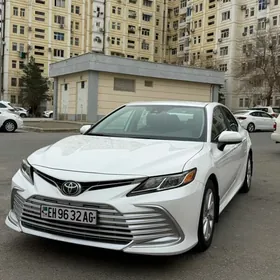 Toyota Camry 2021