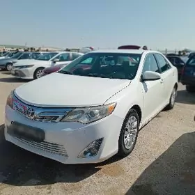 Toyota Camry 2014
