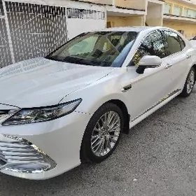 Toyota Camry 2021