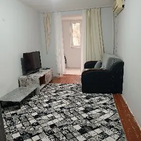 1 ком, Центр