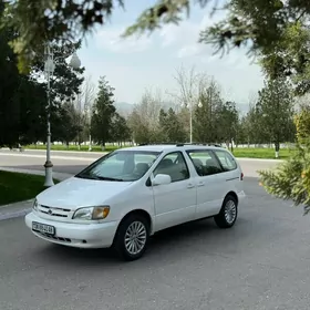 Toyota Sienna 1999