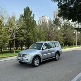 Mitsubishi Pajero 2011