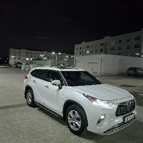Toyota Highlander 2022