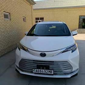 Toyota Sienna 2021