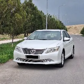 Toyota Camry 2014