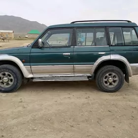 Mitsubishi Pajero 1995