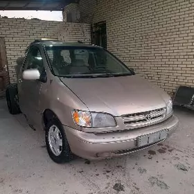 Toyota Sienna 2000