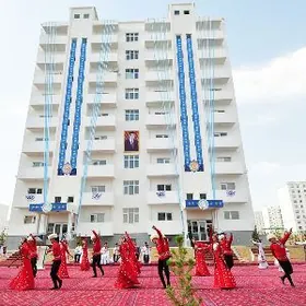 Täze Mir8/5 Surikow köçeniň ug