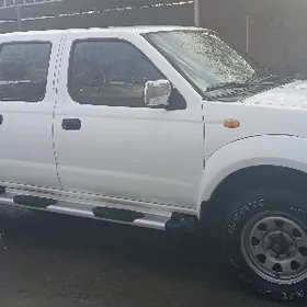 Nissan Navara 2010