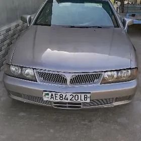 Mitsubishi Diamante 1995