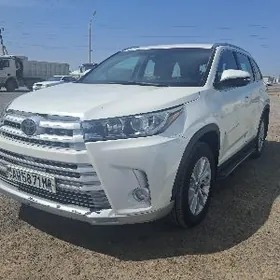 Toyota Highlander 2019