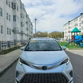 Toyota Sienna 2021