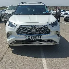 Toyota Highlander 2021