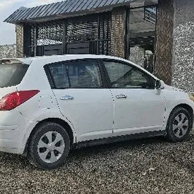 Nissan Versa 2008
