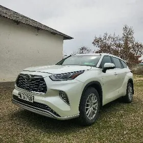 Toyota Highlander 2021