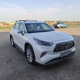 Toyota Highlander 2021