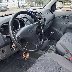 Toyota Hilux 2011
