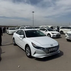 Hyundai Elantra 2022