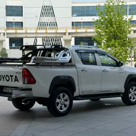 Toyota Hilux 2022