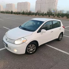 Nissan Versa 2012