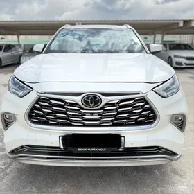 Toyota Highlander 2021