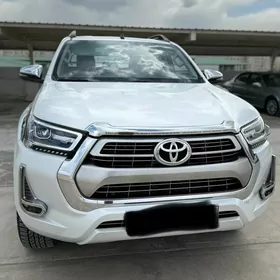 Toyota Hilux 2022