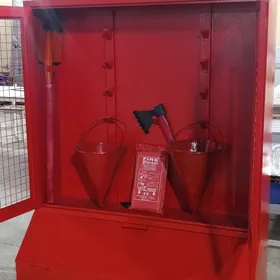 Kömekçi işgärler gerek