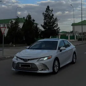 Toyota Camry 2022