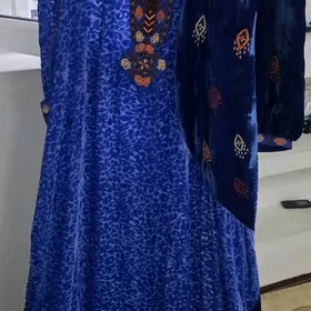 Taze geyilmedik koynek