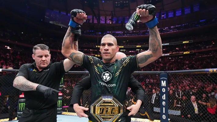 Алекс Перейра подписал крупнейший контракт в истории UFC