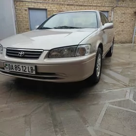 Toyota Camry 2000