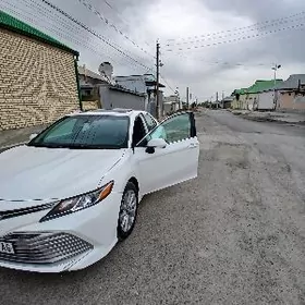 Toyota Camry 2018