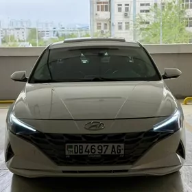 Hyundai Elantra 2022