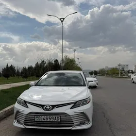 Toyota Camry 2021