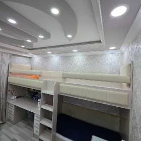 Двух этажный кровать