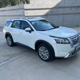 Nissan Pathfinder 2022