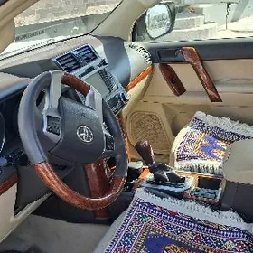 Toyota Land Cruiser Prado 2014