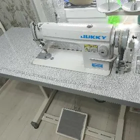 Швейная машинка Jukki