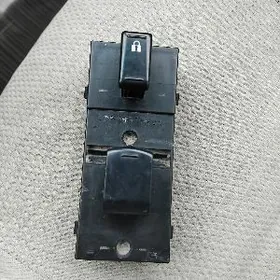 Wersa aýna padýomnik sag tarap