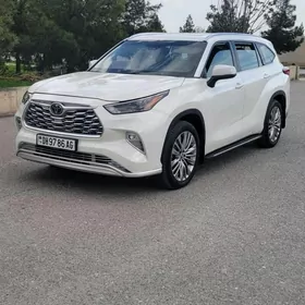 Toyota Highlander 2021
