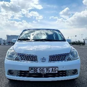 Nissan Tiida 2008